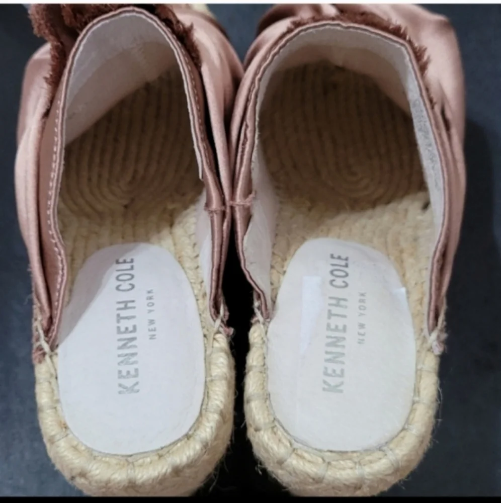 Kenneth Cole New York Odelle 2 Espadrille Wedge Sandals Blush Satin Size 6 NWT